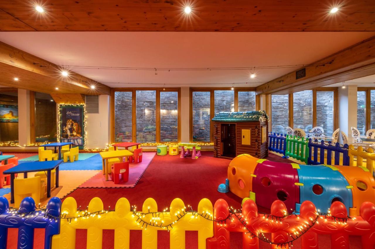 Hotel Piandineve Passo del Tonale Esterno foto
