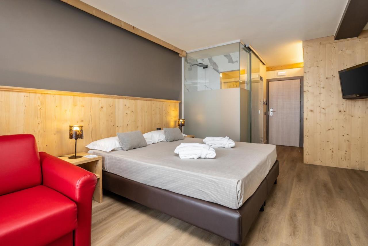 Hotel Piandineve Passo del Tonale Esterno foto