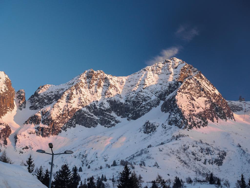 Hotel Piandineve Passo del Tonale Esterno foto