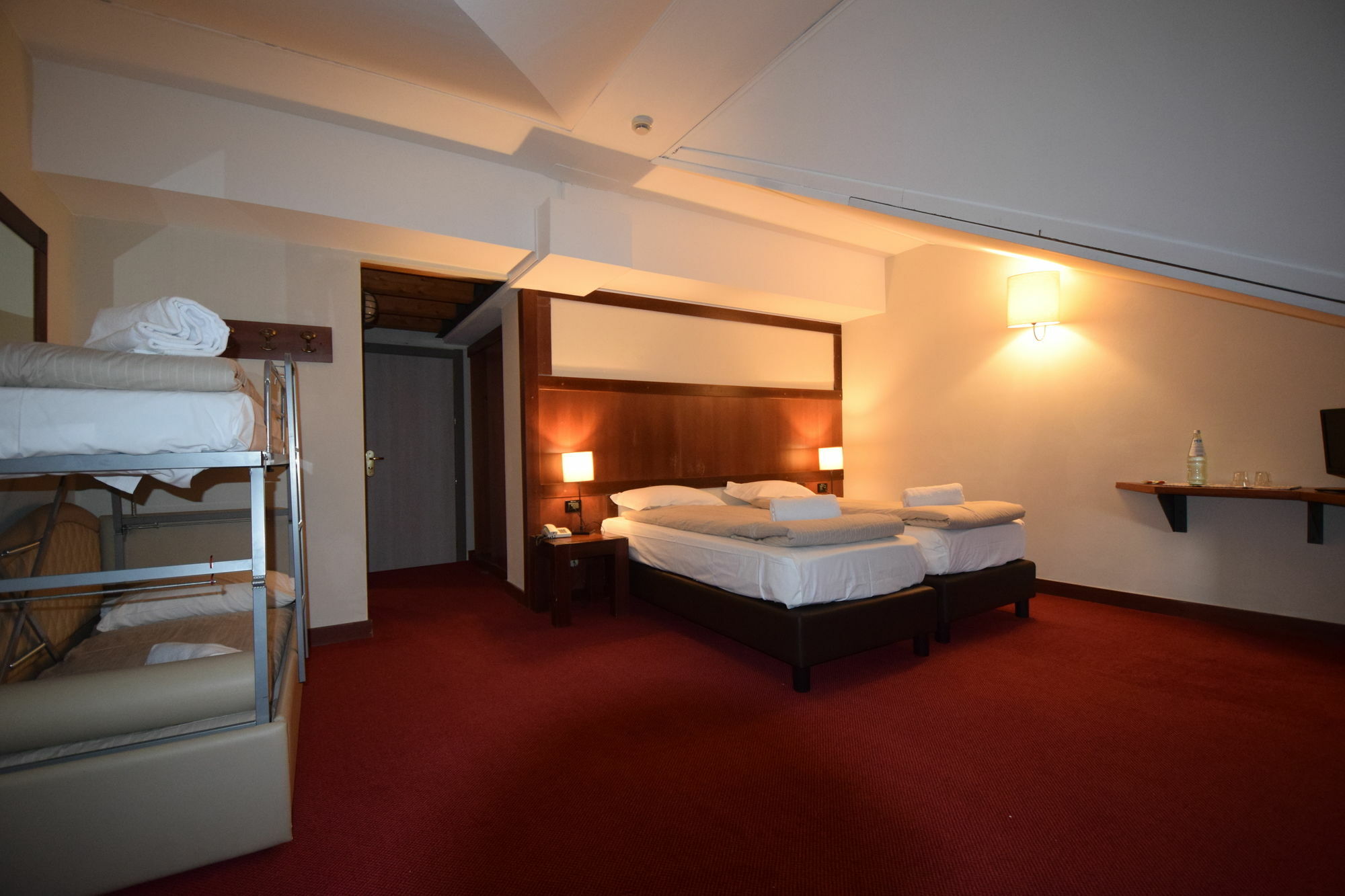 Hotel Piandineve Passo del Tonale Esterno foto
