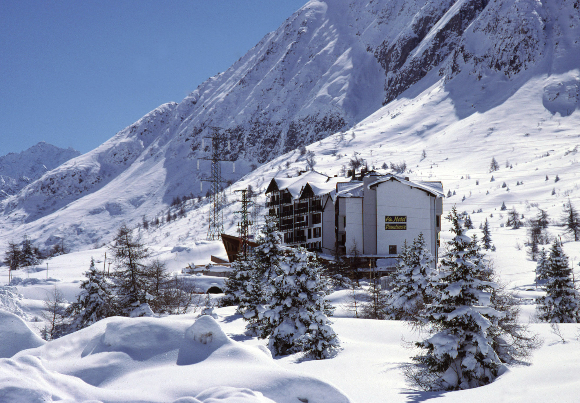 Hotel Piandineve Passo del Tonale Esterno foto